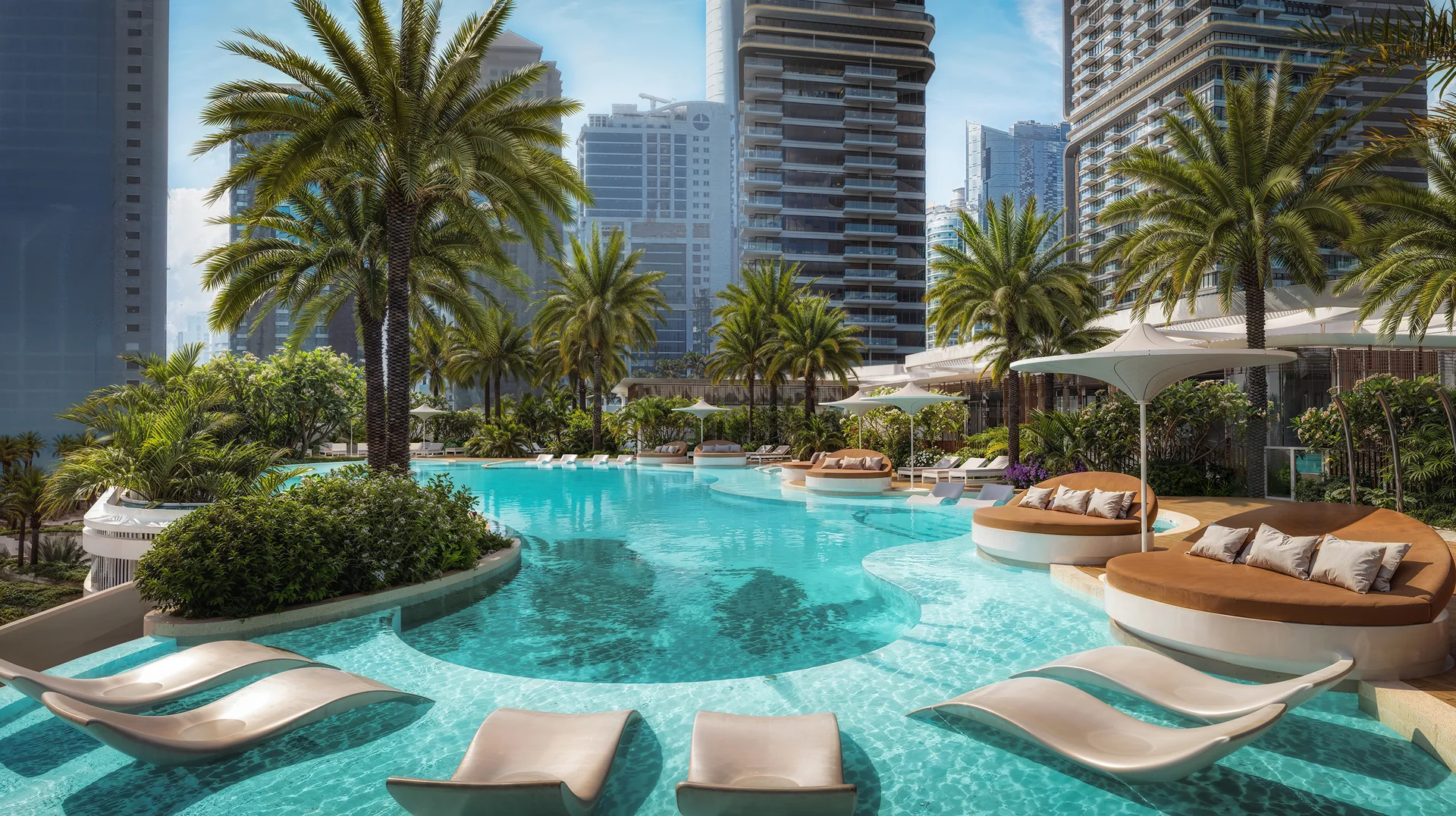 Eltiera Heights infinity pool and landscaped sun deck